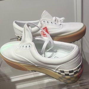 Brand new unisex Van’s Era checkerboard sneakers